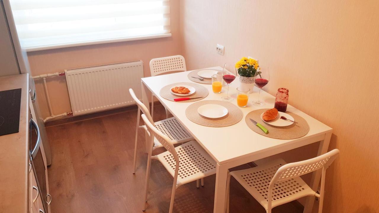 Birch View Apartment เยลกาวา ภายนอก รูปภาพ